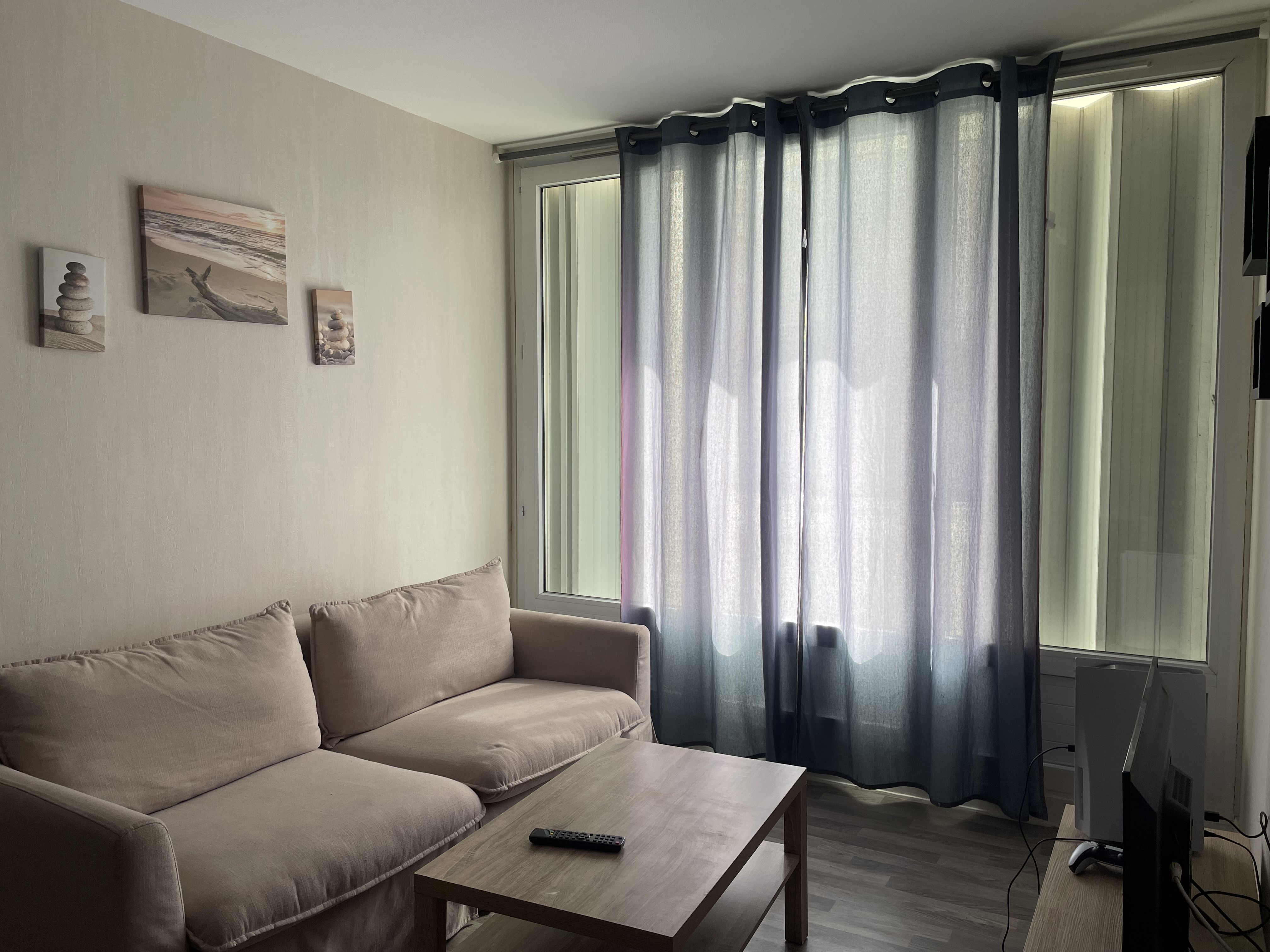 Dauphine — 2/4