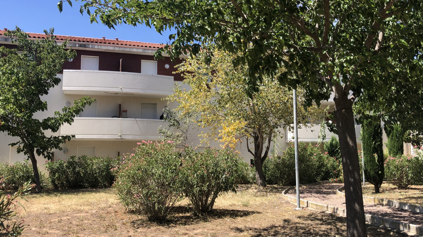 La Maison des Etudiants — 2/9